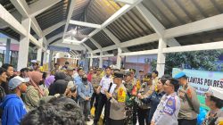 Kapolres Badung Turun Langsung Sapa Pemudik dan Sopir di Terminal Mengwi