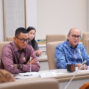 Momentum Hari Suci Nyepi, Danantara Indonesia dan PLN Hadirkan Listrik Bersih lewat Hibah PLTS Sumenep bagi 2.000 KK