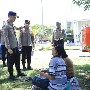 Pastikan Jalur Aman, Kapolres Madiun Turun Langsung Sapa Pemudik