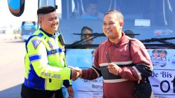 Aksi Heroik Satlantas Polres Gresik, Kejar Bus Mudik hingga Tol Tandes Demi Pasutri Tertinggal