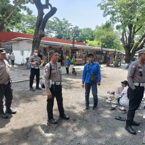 Polres Pelabuhan Tanjungperak Intensifkan Pengamanan di Wisata Pantai Kenjeran Selama Lebaran