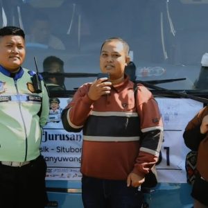 Respons Cepat Polisi Gresik, Bantu Pemudik yang Tertinggal Perjalanan