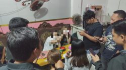 Respons Cepat Aduan “Cak Rama”, Polres Gresik Gerebek Karaoke di Cerme Sita Puluhan Botol Miras