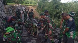 Gotong Royong TNI dan Warga Kayubihi Bangli, Jalan Pura Dalem Menuju Tunon Dipaving