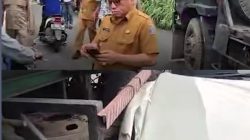 Kecelakaan Sedan dan Truk Trailer di Jalan Sultan Iskandar Muda Surabaya, Lalu Lintas Macet Dua Arah