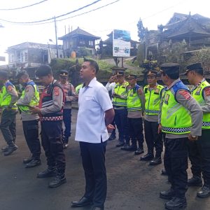 Kapolres Bangli Pimpin Apel Kesiapan Pengamanan Karya Ngusaba di Pura Ulun Danu Batur, Fokus Pengaturan Lalu Lintas