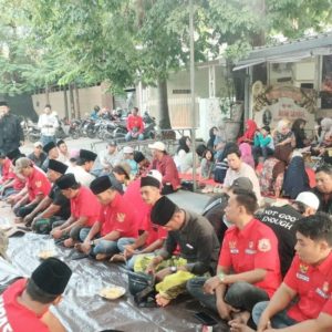 Pererat Silaturahmi Ramadan, Tokoh Madura H. Syamsul Arifin Gelar Buka Puasa Bersama Ormas, LSM, dan Jurnalis di Surabaya