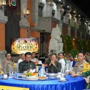 Kapolda Bali Bersama Gubernur dan Pangdam IX/Udayana Pantau Pengamanan Malam Takbiran Idul Fitri 1447 H Secara Virtual