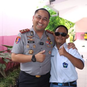 Aksi Humanis Kapolres Gresik di SLB, Beri Semangat dan Pelukan Hangat untuk Anak-anak Istimewa