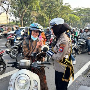 DARI PEREMPUAN UNTUK PEREMPUAN, SALING MENGUATKAN DAN MENDUKUNG