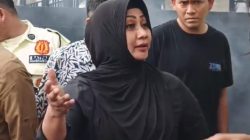 Anggota DPRD Medan Lailatul Badri Temui Pendemo di Tengah Hujan, Limbah Pabrik Kecap Jadi Sorotan