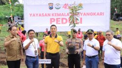 Jaga Kelestarian Lingkungan, Polres Madiun Gandeng Perhutani KPH Madiun Tanam Ribuan Bibit