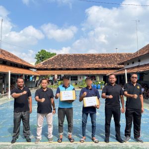 Semarak Hari Bakti Pemasyarakatan Ke-62, Lapas Pati Berikan Penghargaan kepada WBP Berprestasi