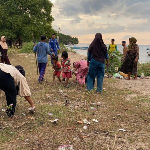 Ditpolairud Polda NTB, Sentuhi Masyarakat Mencintai Kawasan Pantai Yang Ramah Lingkungan