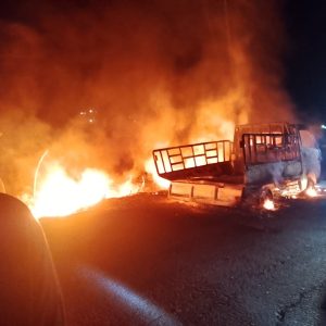 Diduga Korsleting Kabel, Mobil Pick Up Pengangkut BBM Terbakar, Polsek Manggelewa Amankan TKP, Tak Ada Korban Jiwa