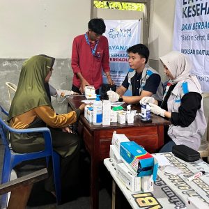 Layanan Kesehatan Terpadu di Mojokerto, YBM PLN UIP JBTB salurkan Pemeriksaan Gratis dan Sembako