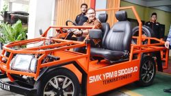 Kepala Dinas Pendidikan Jatim Jajal Mobil Listrik Karya Siswa SMK YPM 8 Sidoarjo, Bukti Inovasi Anak Bangsa