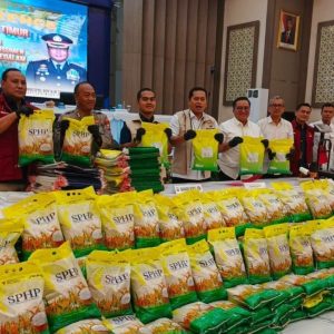 Ditreskrimsus Polda Jatim Bongkar Peredaran Beras SPHP Palsu di Probolinggo, 400 Sak Disita