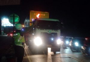 Petugas Lakukan Pengawasan 24 Jam di Pantura Pemalang Selama Proyek Jalan