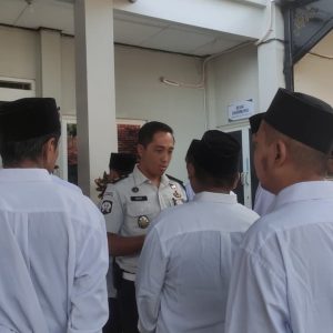 Perkuat Keamanan dan Disiplin, Ka. KPLP Lapas Batang Lakukan Pemeriksaan dan Pengarahan Tahanan Jelang Sidang