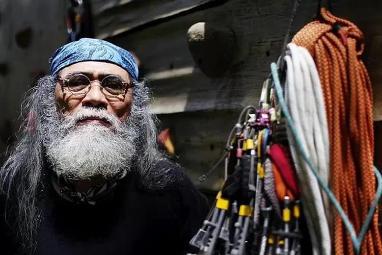Harry Suliztiarto Berpihak Pada Luka