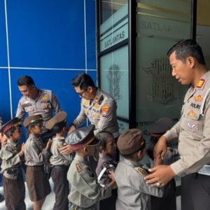 Polisi Sahabat Anak : Polresta Sidoarjo Edukasi Tertib Lalu Lintas Sejak Dini