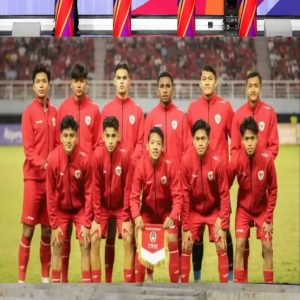 Arya Mahendra Sinulingga Bersama Erick Thohir Serahkan 1300 Bola untuk SSB di Sumut Sekaligus Bikin Drawing AFF U 19 Jadi Sorotan Nasional dan Inter Nasional