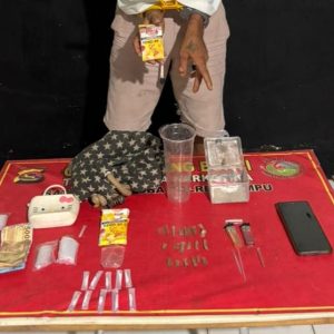 Polres Dompu Ungkap Jaringan Narkotika di Manggelewa, Pelaku dan BB Sabu di Amankan.