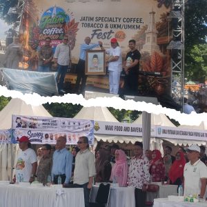 Jatim Specialty Coffee, Tobacco dan UKM/UMKM Fest Vol 3 Resmi Dibuka di Alun-Alun Jember, Heru Satriyo Serahkan Cenderamata Kehormatan