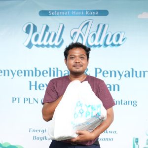 Semangat Berbagi Iduladha 1447 H, PLN UIP JBTB Salurkan Belasan Hewan Kurban untuk Masyarakat