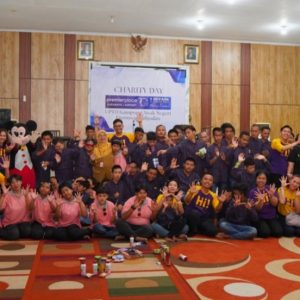 Sambut Satu Dekade, Premier Place Hotel Gelar Charity Day Bersama Anak Berkebutuhan Khusus di Liponsos Kalijudan Surabaya