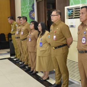 Aries Agung Paewai Pimpin Apel Pagi Dindik Jatim, Perkuat Disiplin dan Semangat Pelayanan Pendidikan
