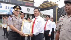 Bekerja dengan Tulus dan Ikhlas, Kapolres Lamongan Beri Reward Anggota Berprestasi