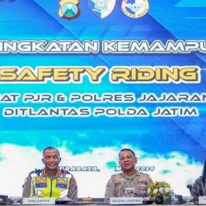 Satuan Patroli Jalan Raya Ditlantas Polda Jatim Gelar Peningkatan Kemampuan Safety Riding