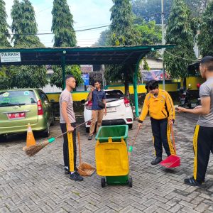 Sambut HUT Bhayangkara ke-80, Polres Gresik Gelar Baksos dan Bakti Religi di Empat Rumah Ibadah