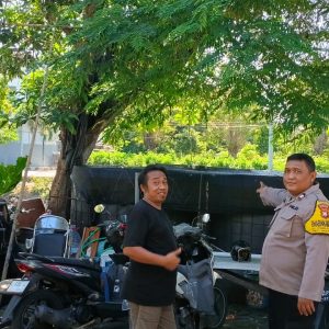 Bhabinkamtibmas Kejawan Putih Tambak Dukung Budidaya Lele Rumahan dan Ketahanan Pangan Warga