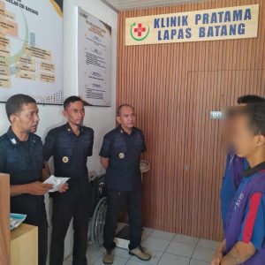 Pastikan Bebas HALINAR, Lapas Batang Gelar Tes Urine Dadakan Bagi Warga Binaan