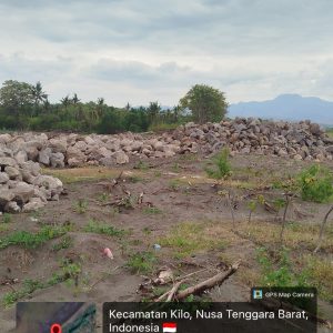 PT.WINS, Proyek Pelabuhan Laut Kilo Dinilai Bermasalah, Ratusan Kubik Batu Gunung di Lokasi Proyek di Duga Ilegal