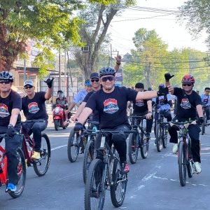 *Polres Lumajang Gelar Gowes, Ribuan Pesepeda Sambut Hari Bhayangkara ke – 80*