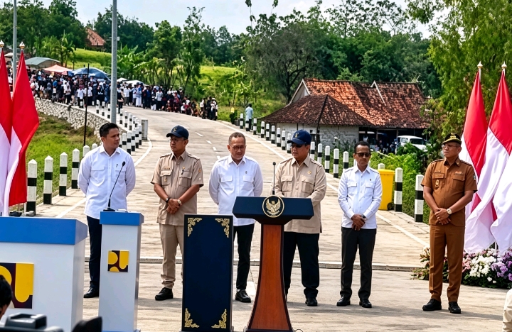 Prabowo Luncurkan Inpres Jalan Daerah 2025 di Sampang, Dorong Pemerataan Pembangunan dan Pertumbuhan Ekonomi Nasional