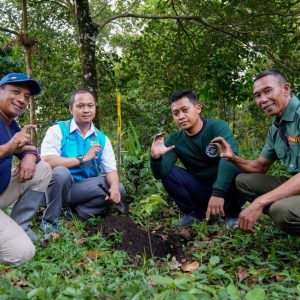 Peringati Hari Lingkungan Hidup Sedunia, PLN Icon Plus Jatim Gelar Reforestasi di Kaki Gunung Arjuno–Welirang