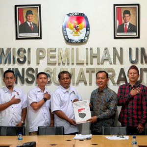 Kunjungan Silaturahmi ke KPU, DPD Partai Garuda Sumut Serahkan SK Kepengurusan