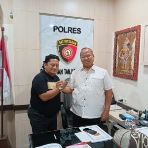 Abah Samsul Jalin Silaturahmi dengan AKP Amir Mahmud, Perkuat Kolaborasi Polri, Pers, dan Ormas