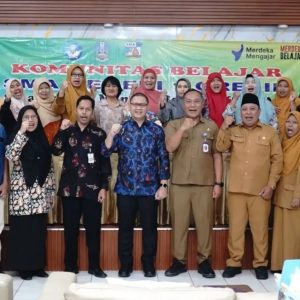 Aries Agung Paewai Apresiasi Semangat Guru SMAN 1 Gresik, Dorong Peningkatan Kompetensi di Masa Libur Sekolah