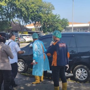 Wanita Warga Bangkalan Ditemukan Tewas di Dalam Mobil Plat Merah di Parkir Bandara Juanda, Polisi Selidiki Penyebab Kematian