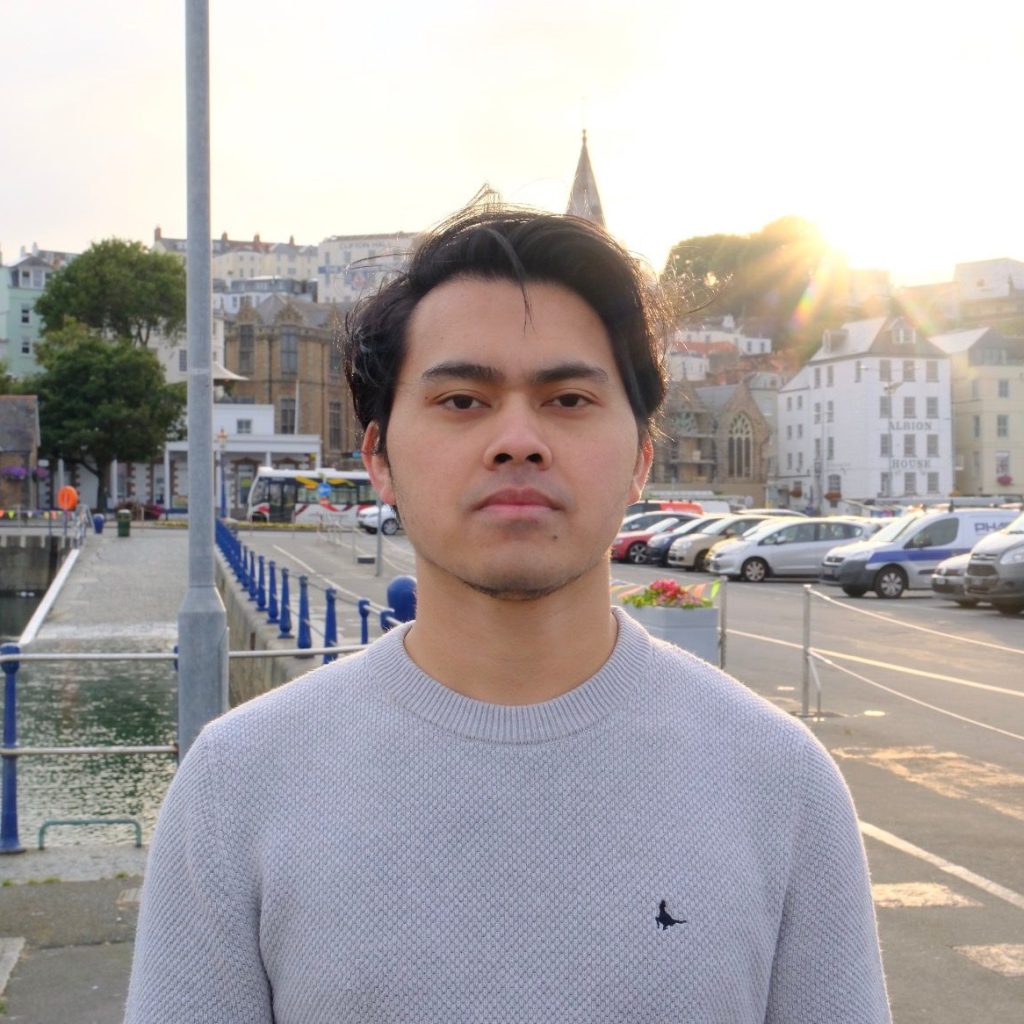Ryan Egi Rilis Single Perdana “Membangun Cinta”, Rekaman Vokal di Guernsey