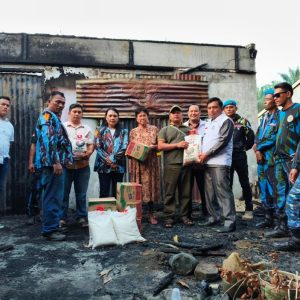 Ketua DPD PSI Rokan Hilir dan Seluruh Pengurus Sambangi Korban Kebakaran di Dusun Bakti