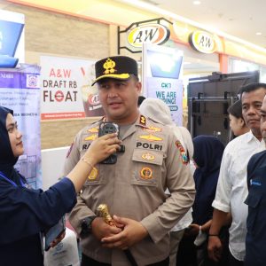 Dahlan Iskan Apresiasi Layanan SKCK Jemput Bola Polres Gresik di Job Fair Tematik 2026, Sangat Membantu Pencari Kerja