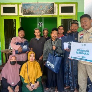 Senyum Dhuafa Mengembang, YBM PLN UIP JBTB Salurkan Sembako untuk 50 Mustahik di Sidoarjo