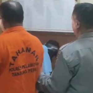 Tukang Becak Kepergok Curi HP Saat Korban Cuci Mobil di Surabaya, Gagal Kabur Usai Ditangkap Pemilik